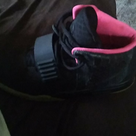 Shoe
